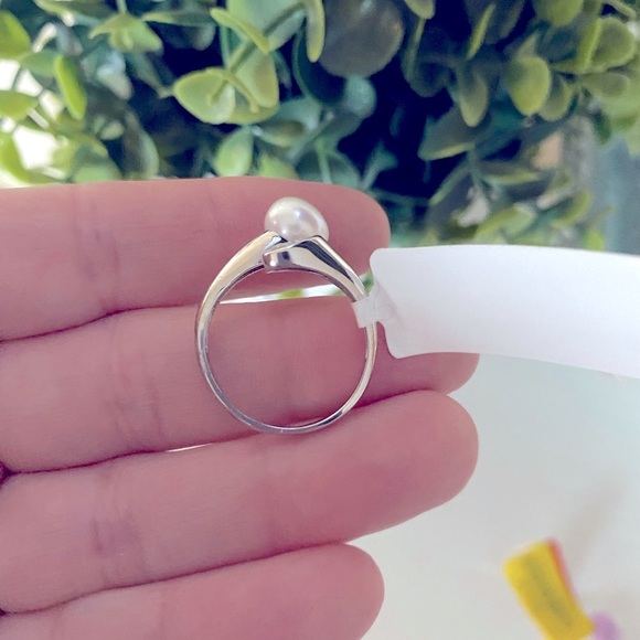 Brand New Freshwater Pearl Sterling Silver 0.23 ct cubic zirconia ring size 8 - Picture 4 of 6